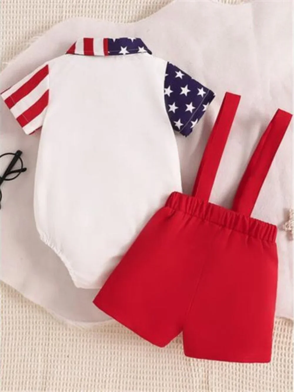 A Classy Chic Boutique *features bow